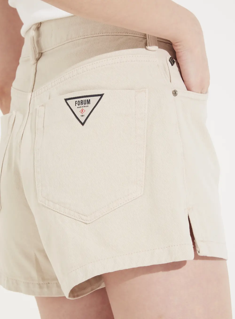 Short Sarja Linha Estruturada Bege Esquilo 3