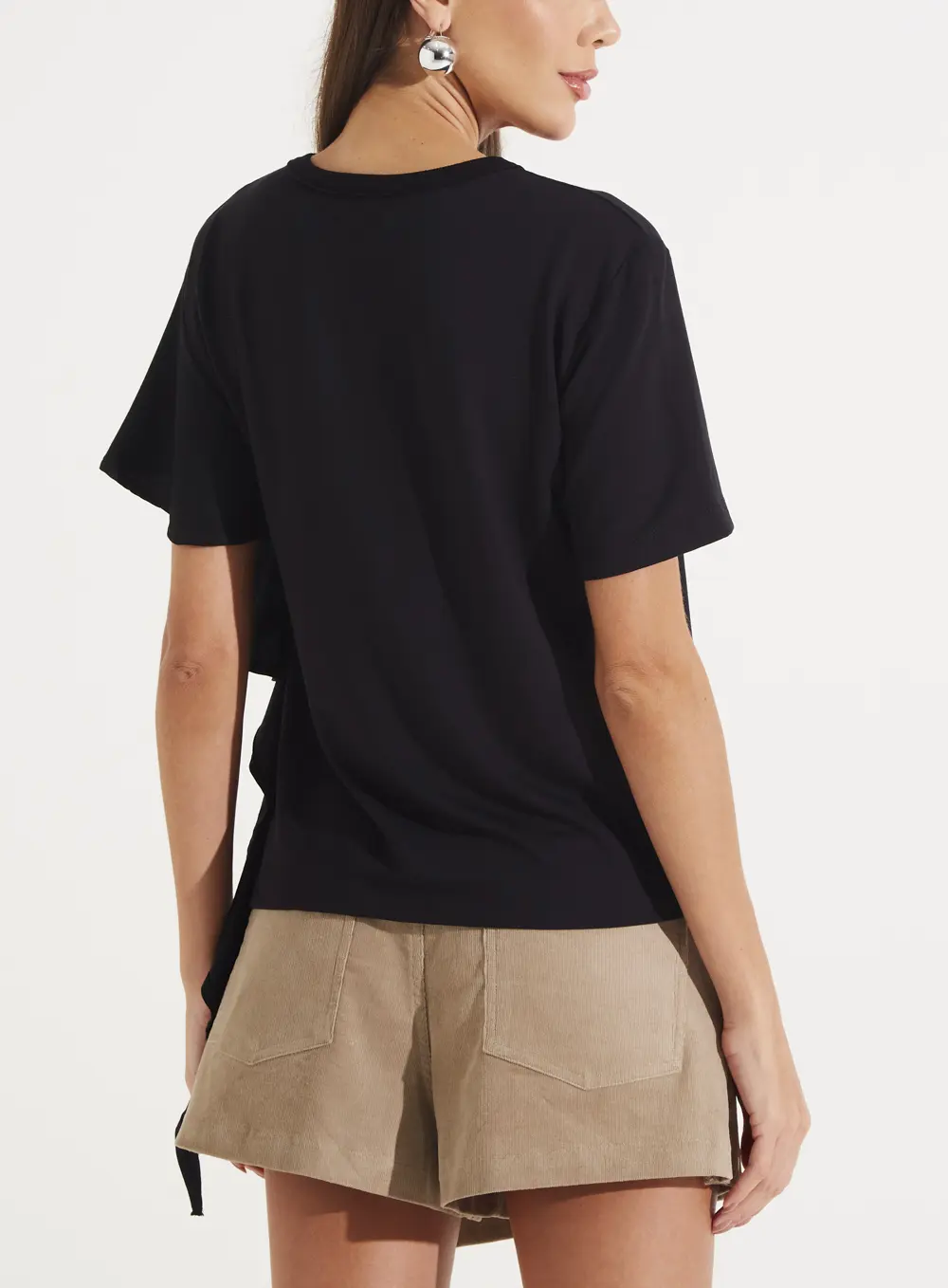 Camiseta Feminina Moderna Com Babados Assimétricos Preto 4
