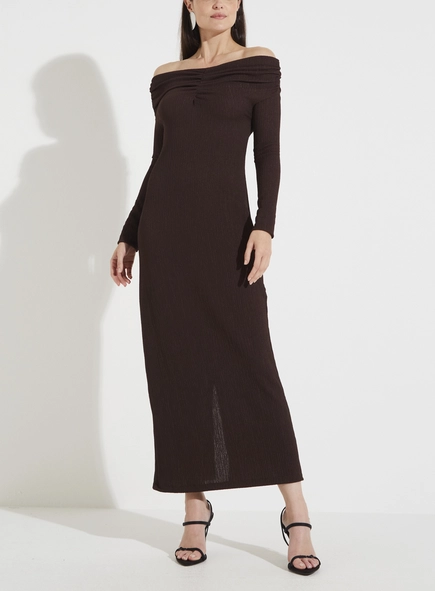 Vestido Longo Decote Reto Justo