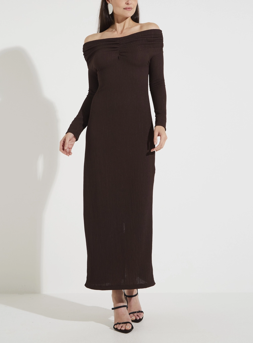 Vestido Longo Decote Reto Justo Marrom 1