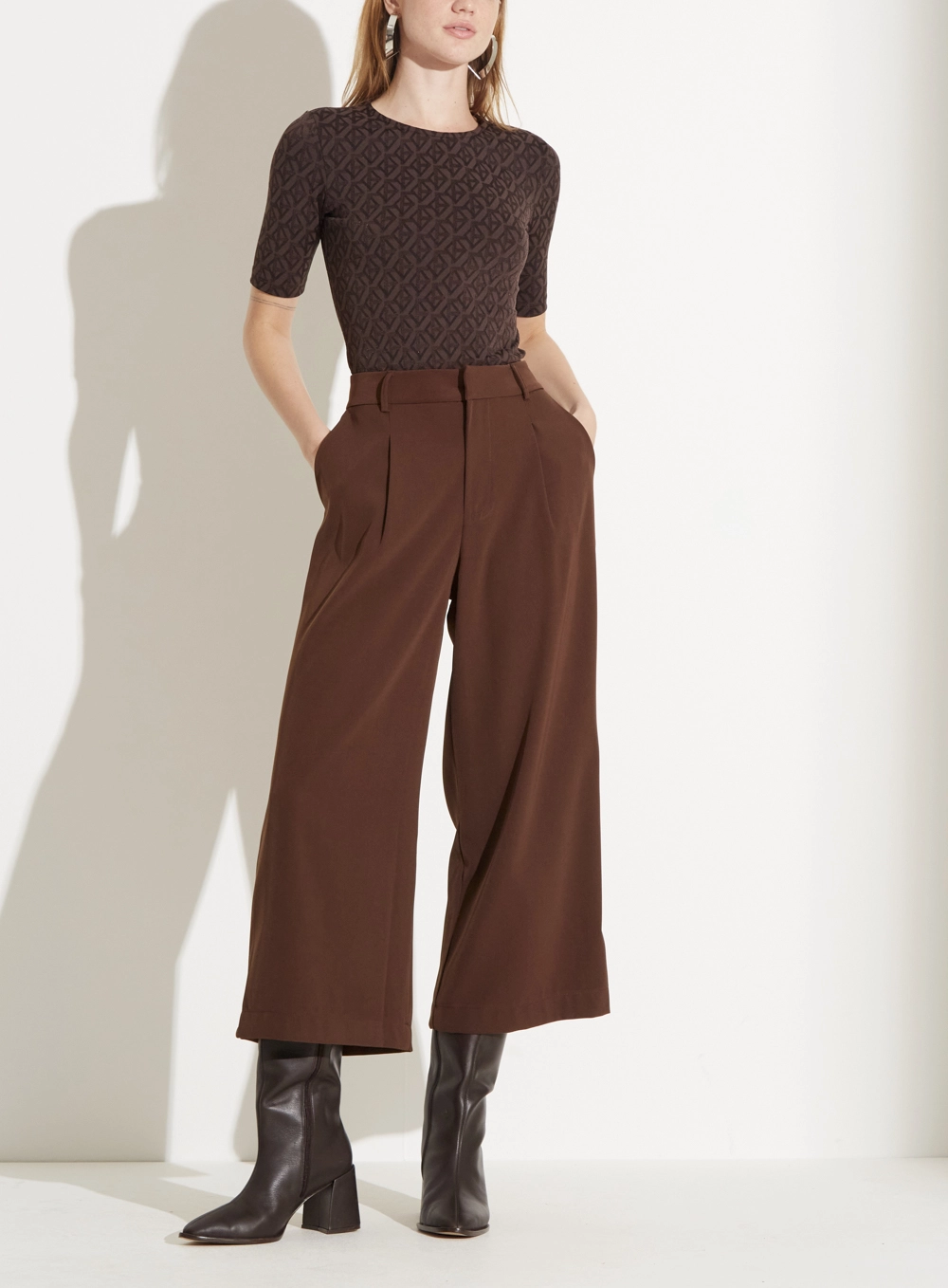 Calça Feminina Alfaiataria Pantacourt Marrom 1