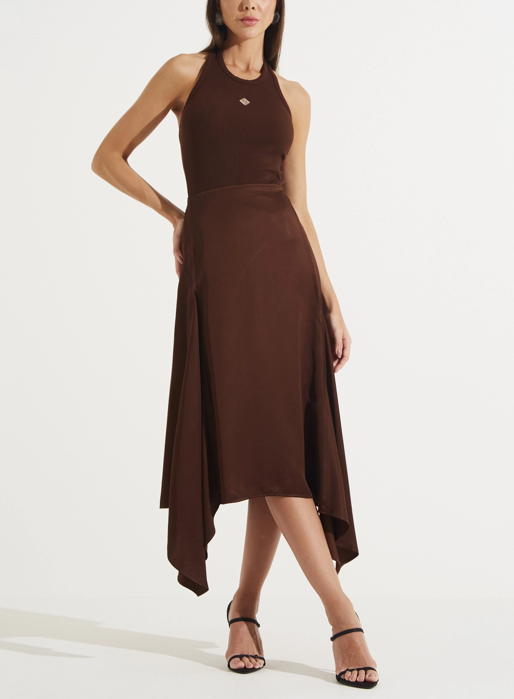 Saia Midi Fluída Com Assimetria Marrom 1