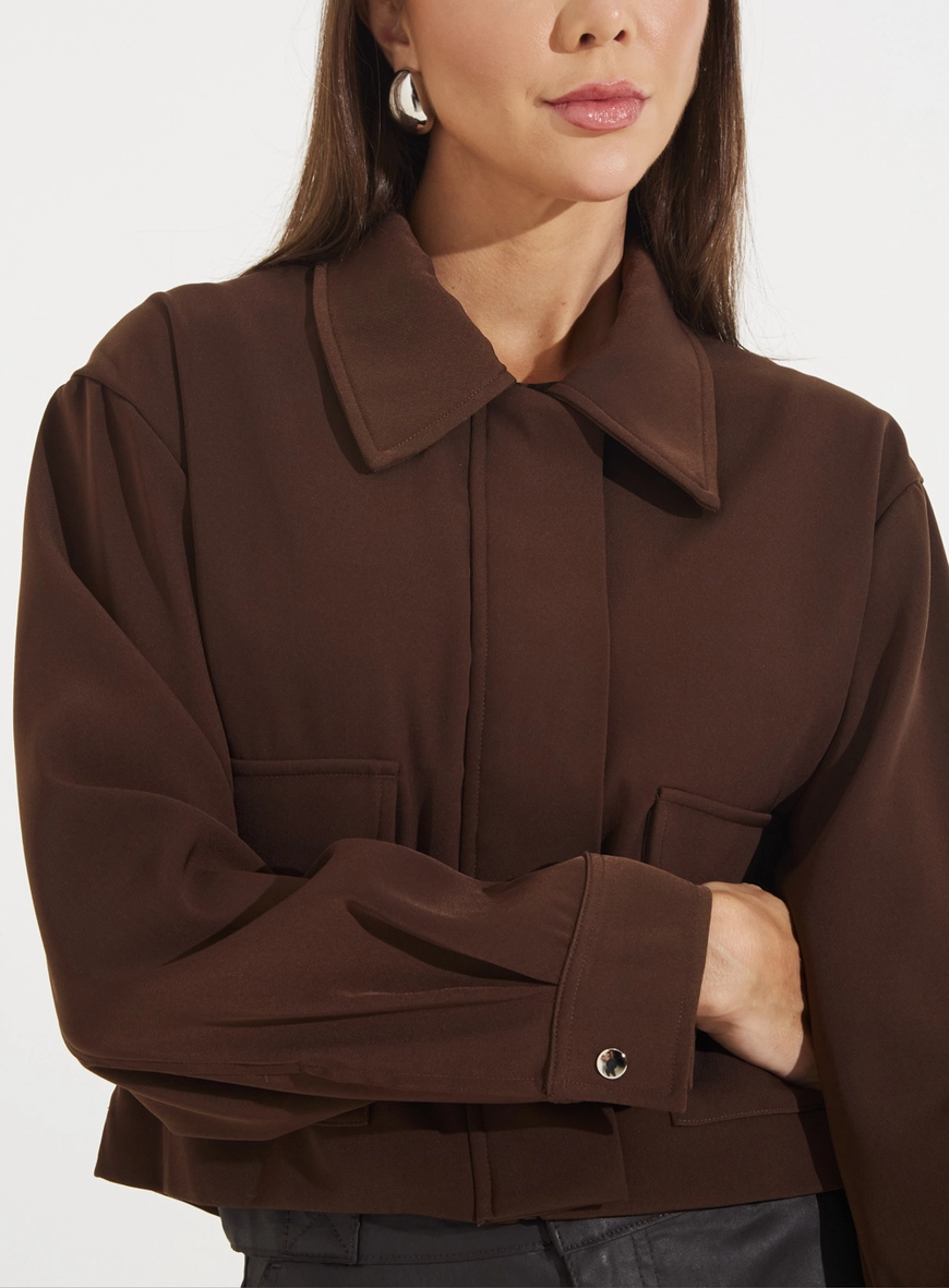 Jaqueta Feminina Ampla Com Bolsos Utilitários Marrom 3