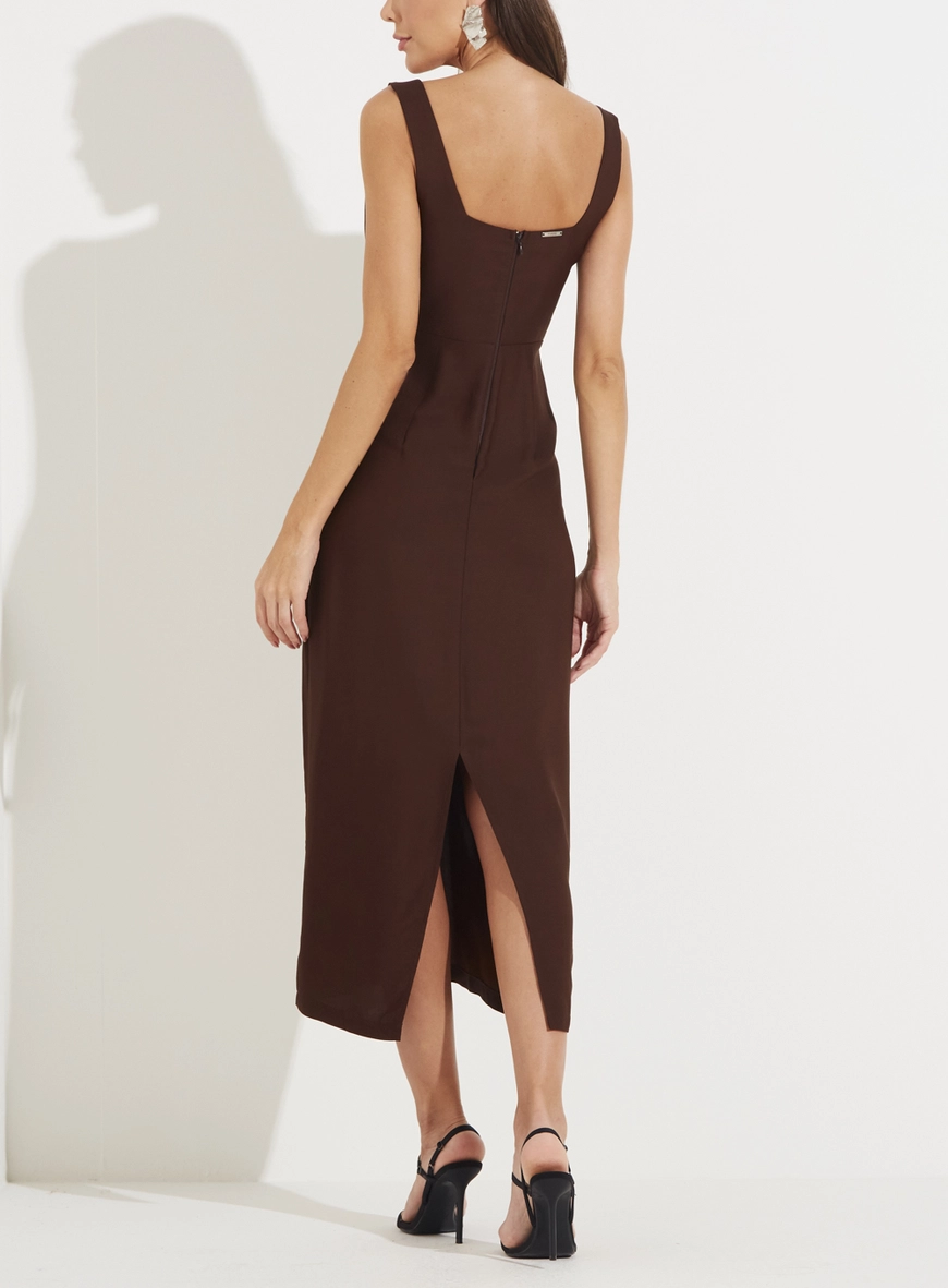 Vestido Midi Reto Com Decote Quadrado Marrom 3