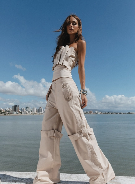 Calça Feminina Ampla Com Tiras