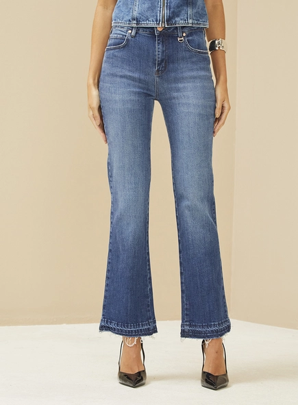 Calça Feminina Jeans Barra À Fio - Boot Cropped