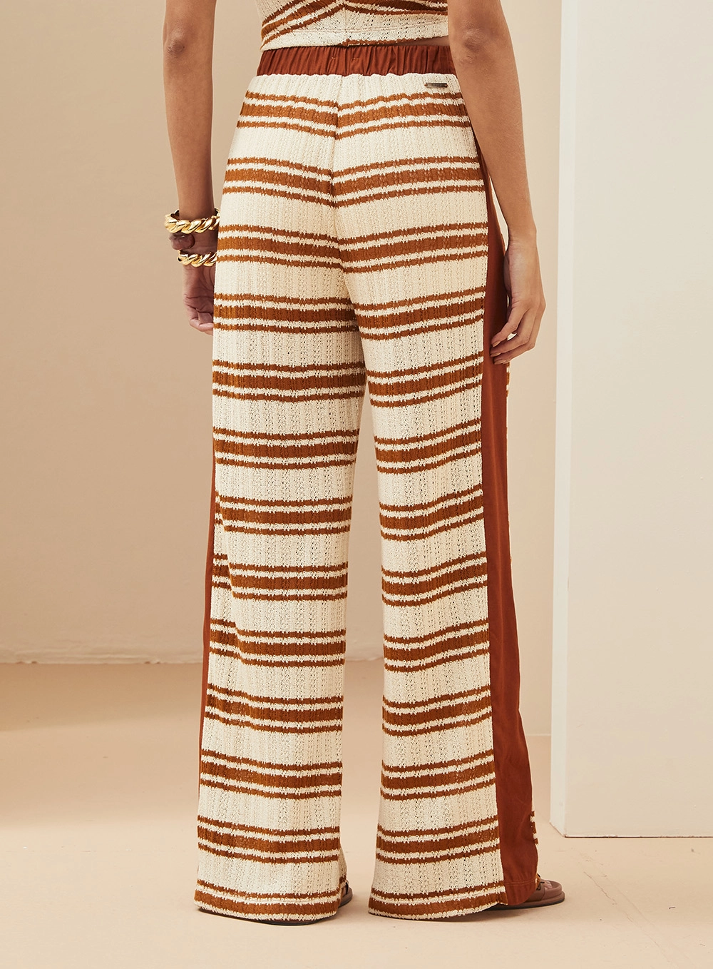 Calça Listrada Detalhe Linho Estampados 3