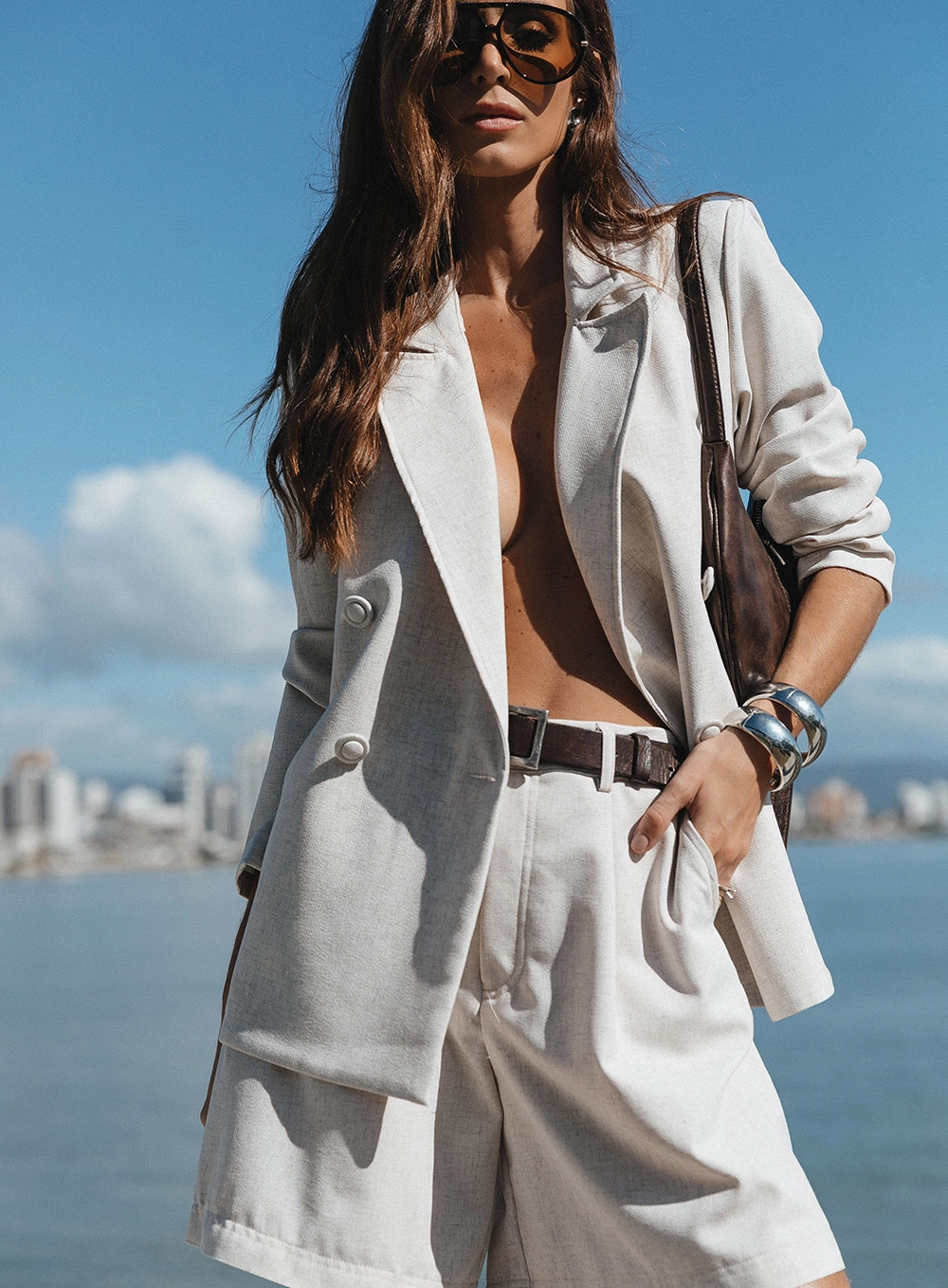 Short Alfaiataria Em Linho Bege Esquilo 1