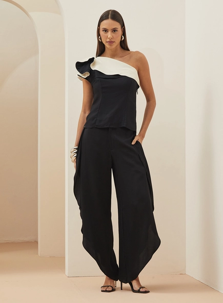 Blusa Uma Manga Com Babados