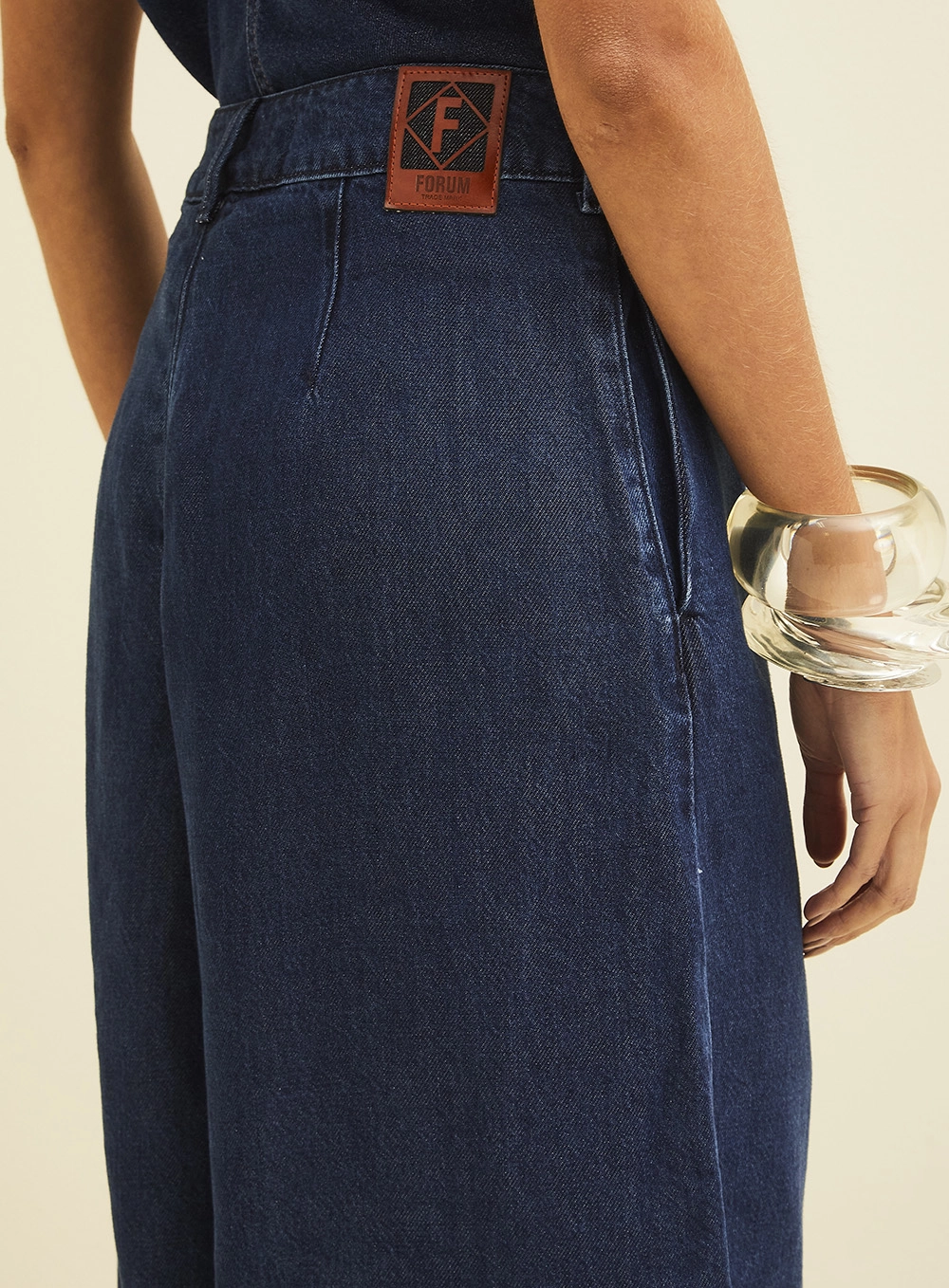 Bermuda Jeans Feminina Em Alfaiataria Índigo 3