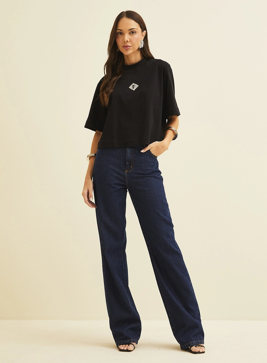 Camiseta Feminina Com Logo Em Aplicação Preto 1