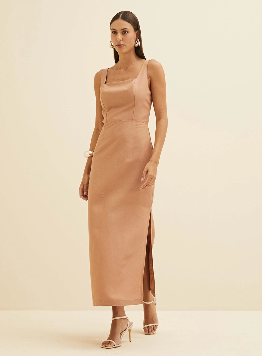 Vestido Midi Reto Com Abertura Costas Marrom 1