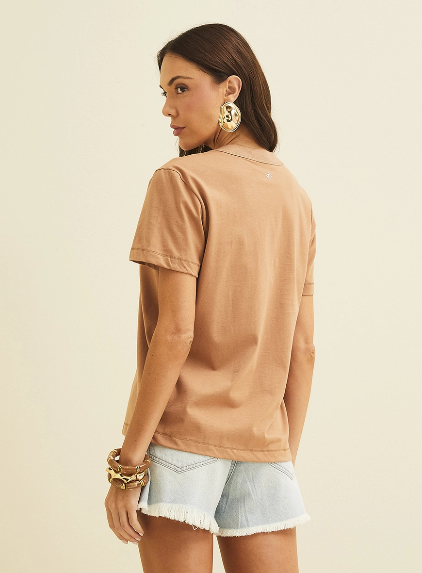 Camiseta Boy Com Estampa Marrom 4