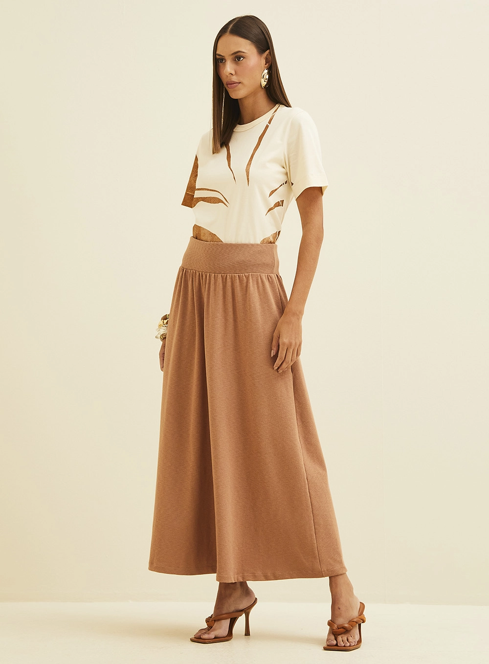 Saia Midi Em Tricô Godê Solta Marrom 1