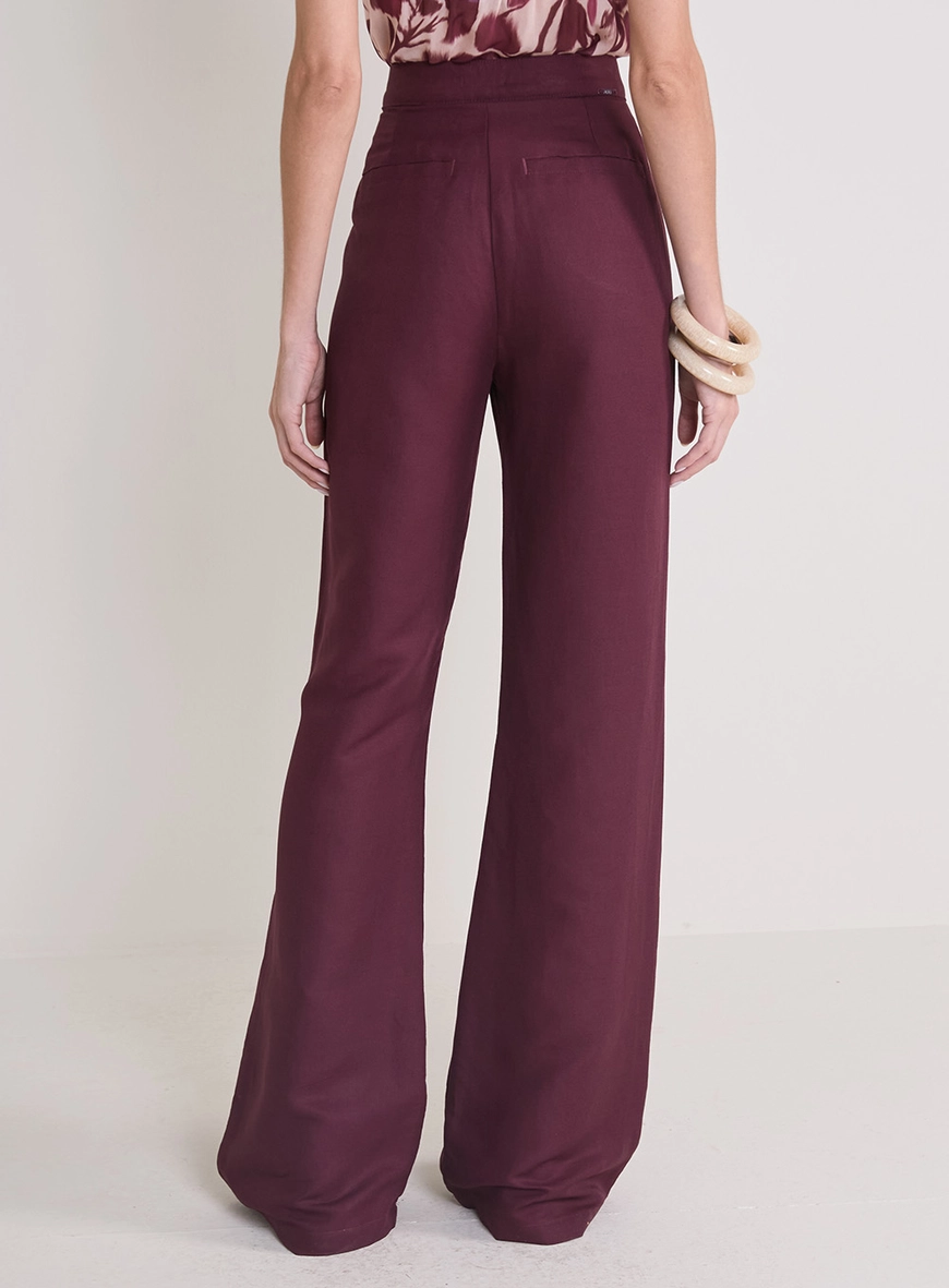 Calça Feminina Alfaiataria New Flare Bordô 4