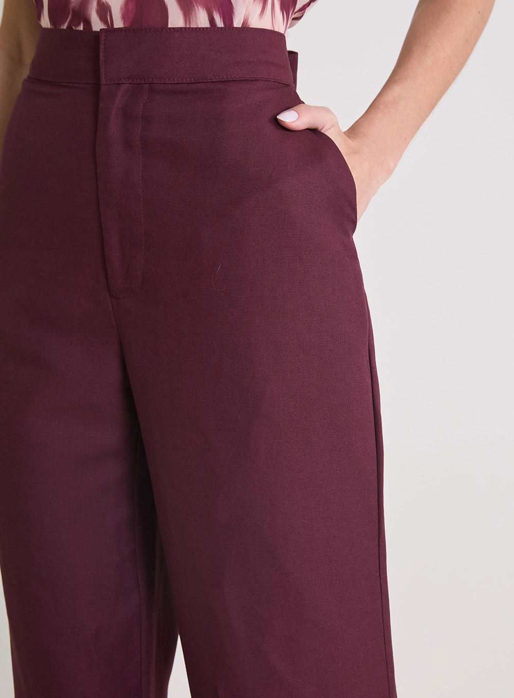 Calça Feminina Alfaiataria New Flare Bordô 3