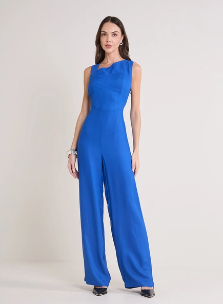 Macacão Estruturado Decote Assimétrico