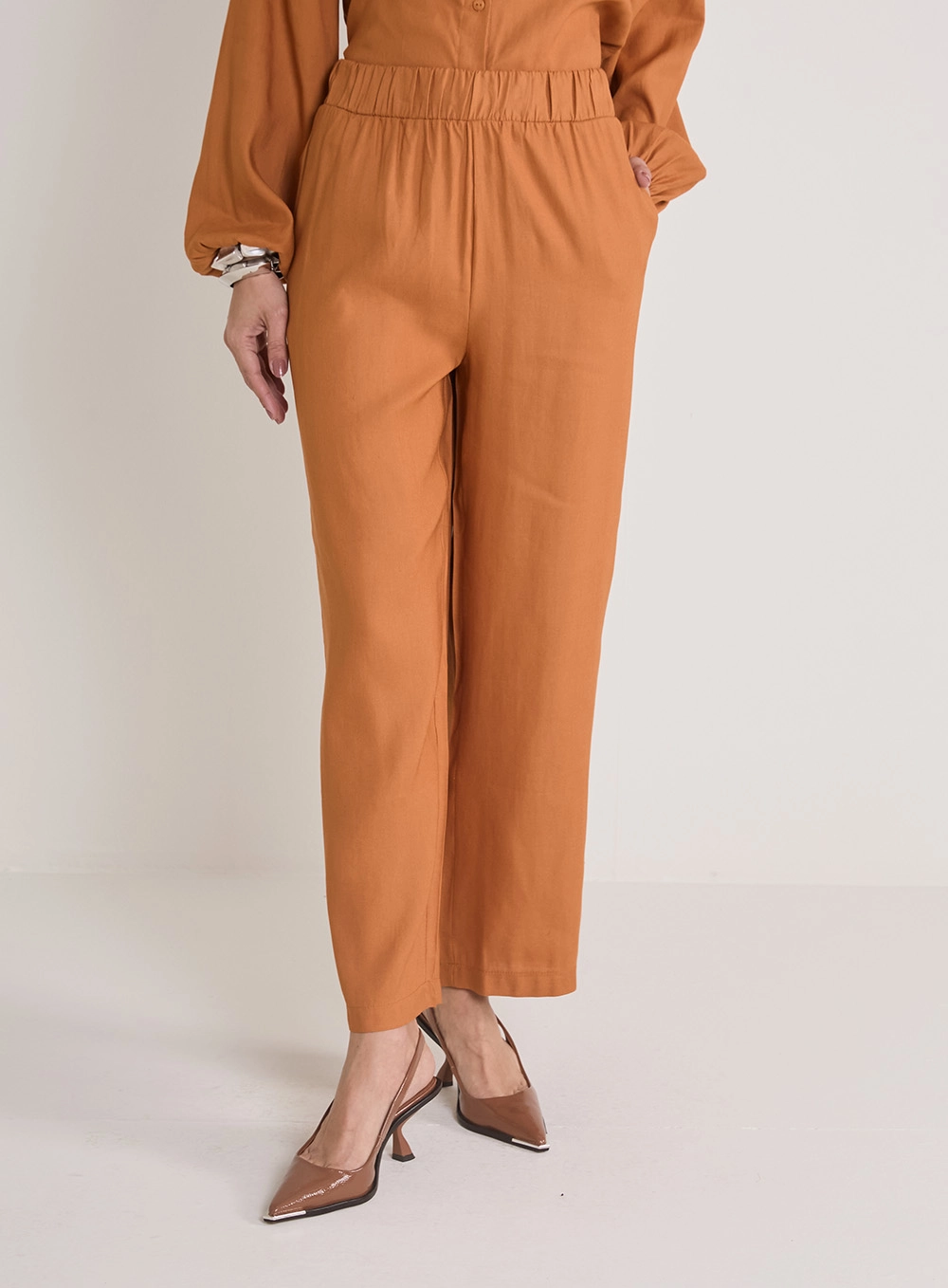 Calça Feminina Reta Cós Com Elástico Bege 2