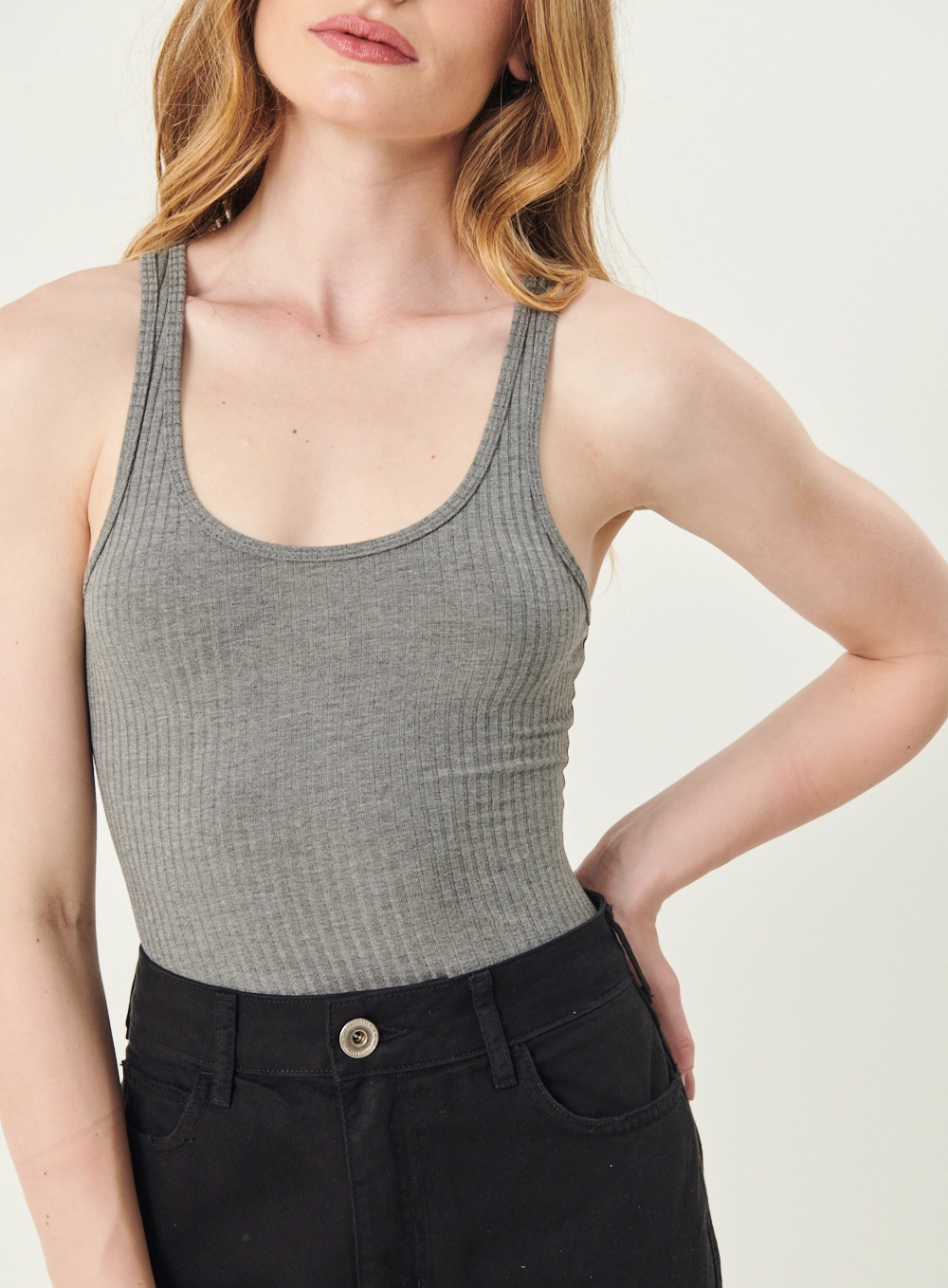 Blusa Regata Feminina Slim Viscose Canelada Cinza