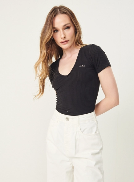 Blusa Feminina Slim Viscose Canelada Preto