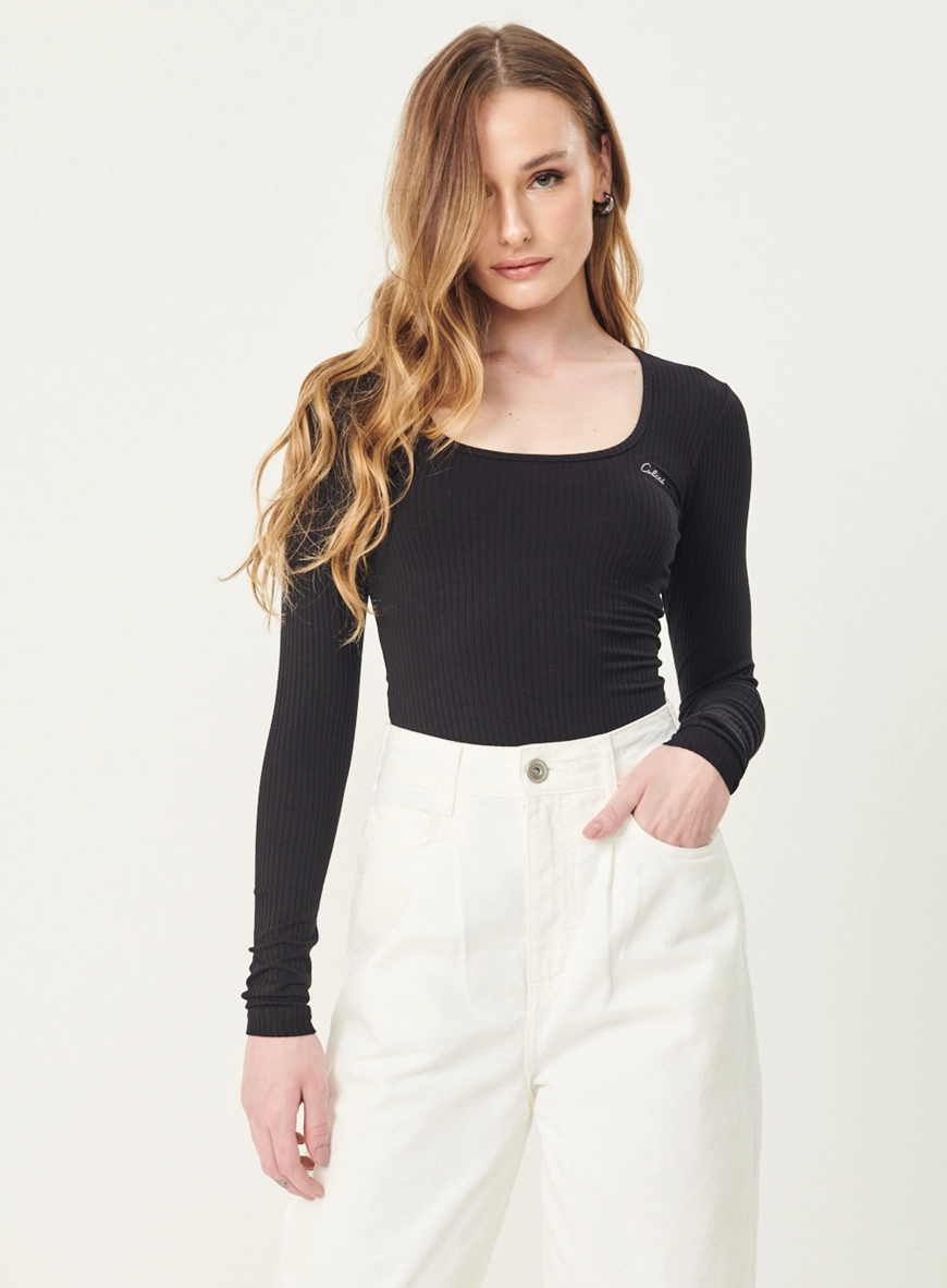 Blusa Feminina Slim Viscose Canelada Manga Longa