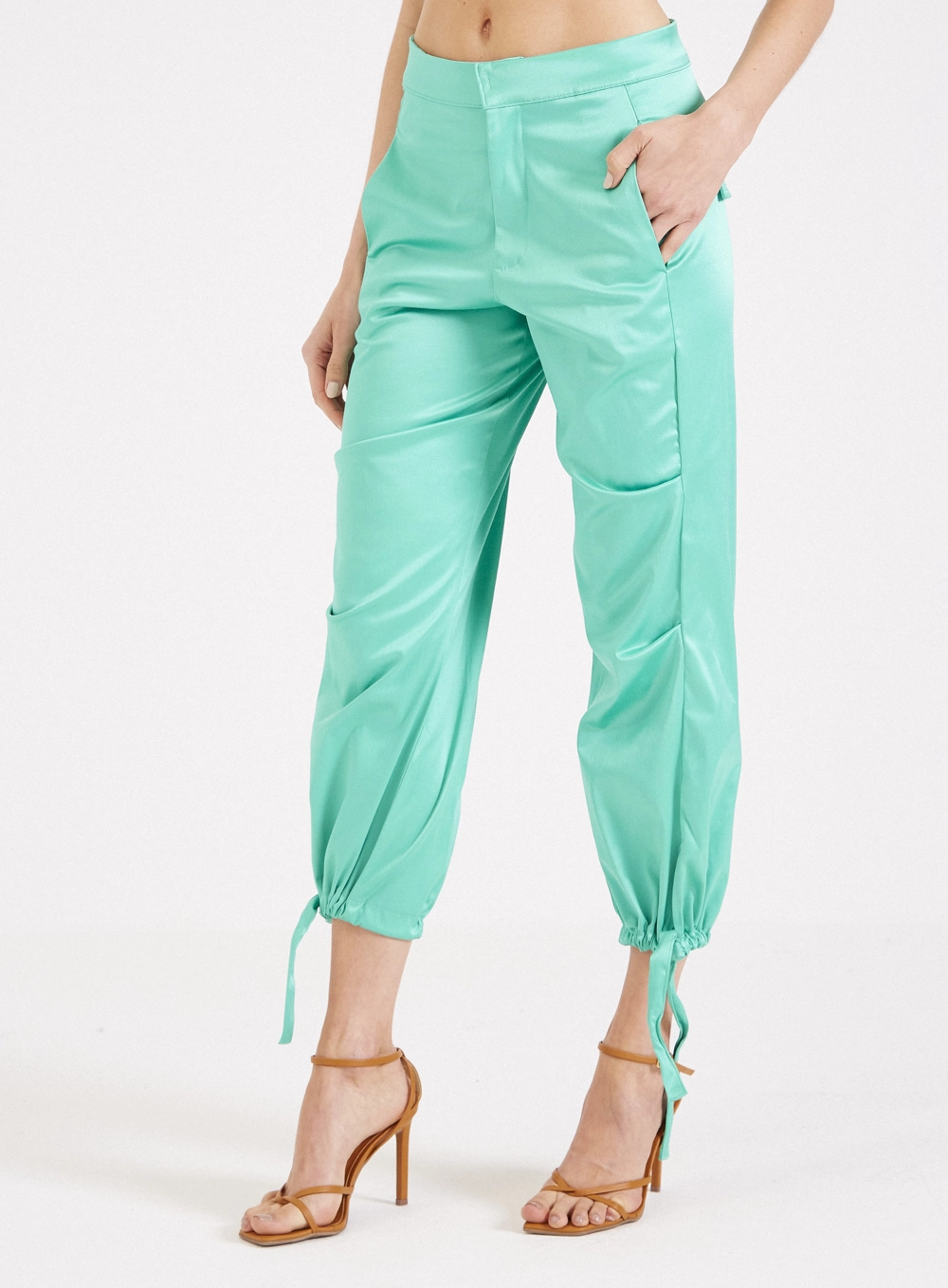 Calça Jogger Acetinada Com Amarração Verde  4