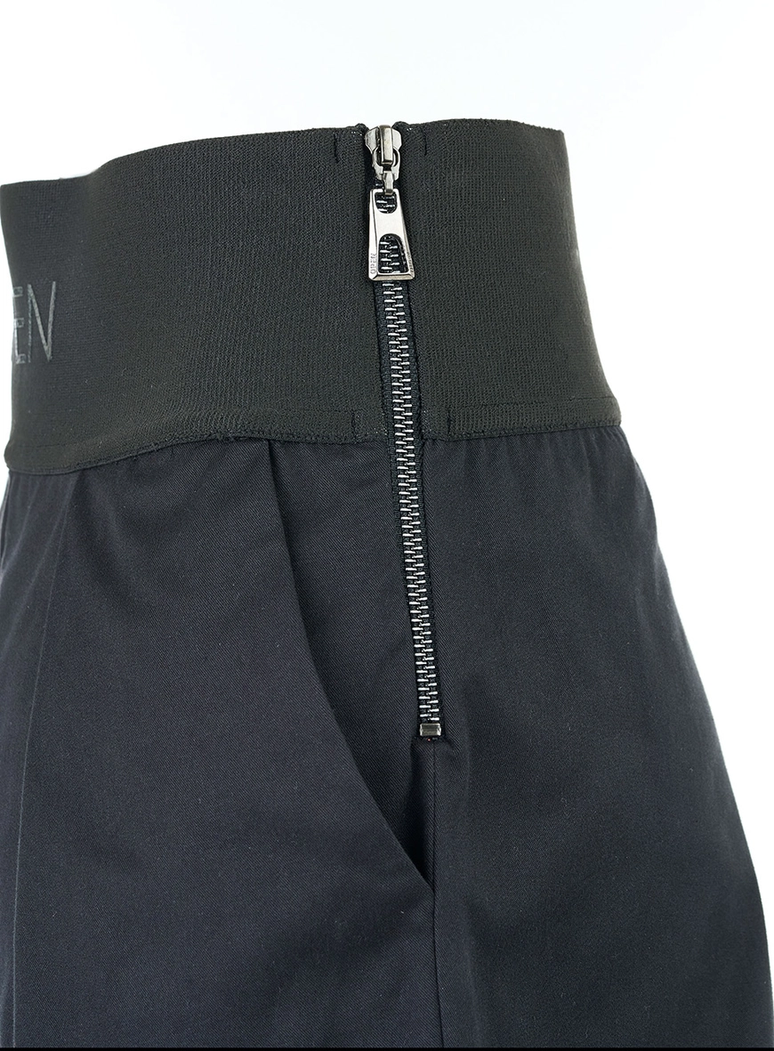 Short Open Com Elástico Preto 4