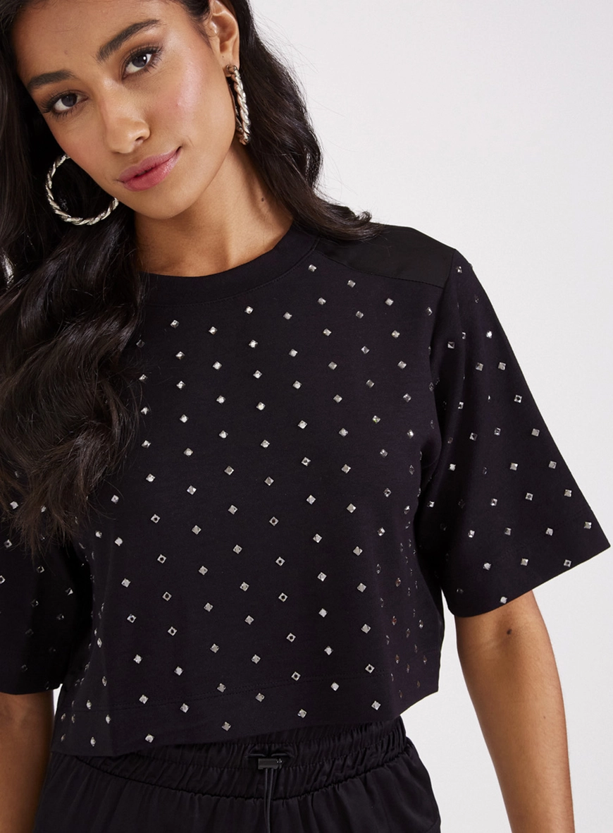 Camiseta Cropped Manga Curta Com Aplicação Preto 3