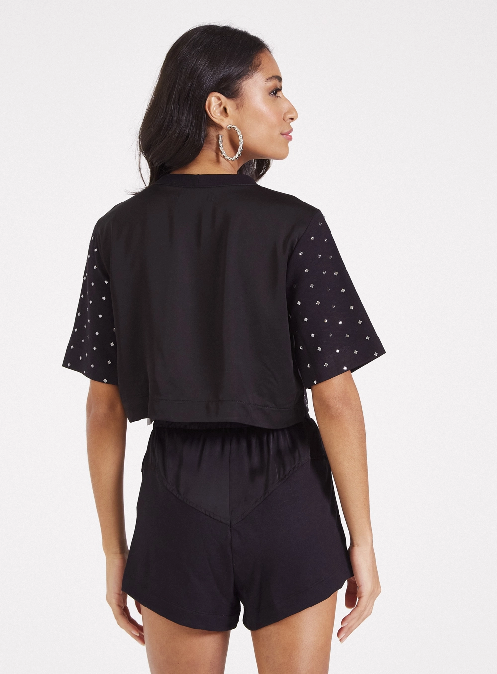 Camiseta Cropped Manga Curta Com Aplicação Preto 2