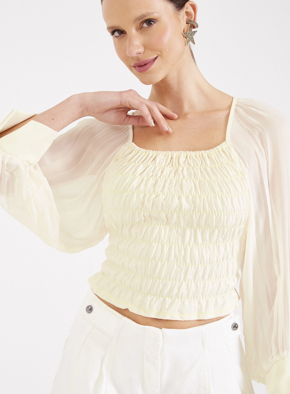 Blusa Franzida Com Amarração Bege 3