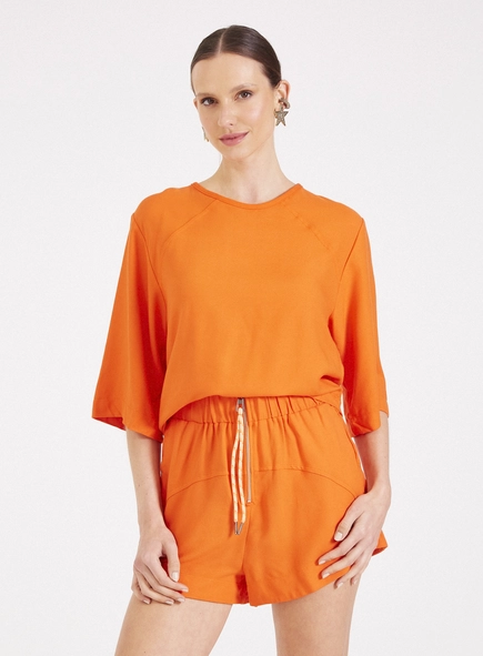 Blusa Reta Com Recortes E Amarração