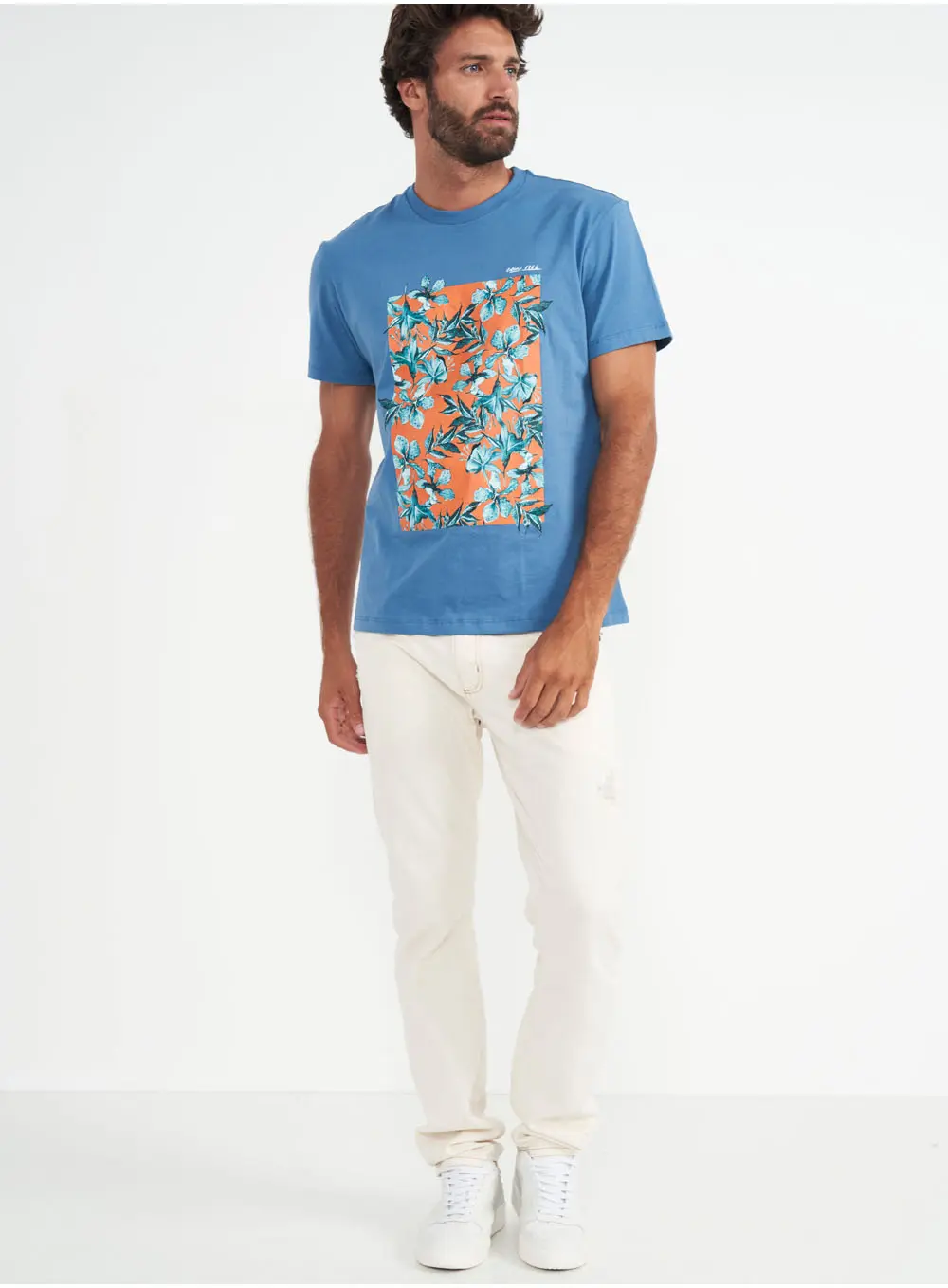 Camiseta Masculina Azul Com Estampa Floral Azul Windy Blue