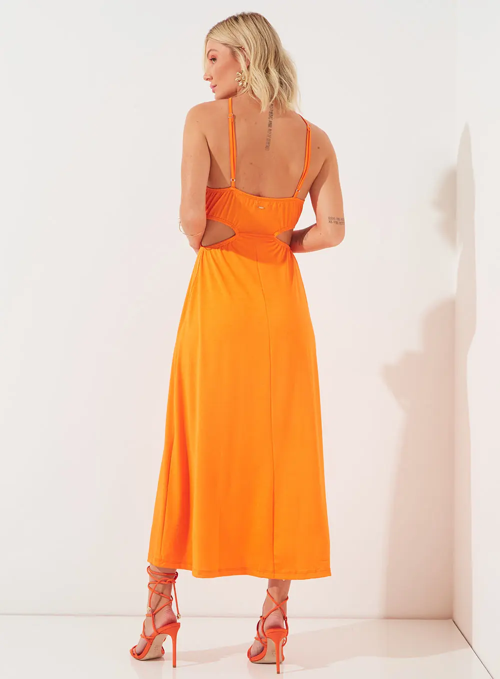 Vestido Fluído Com Detalhe Em Argolas Laranja 2