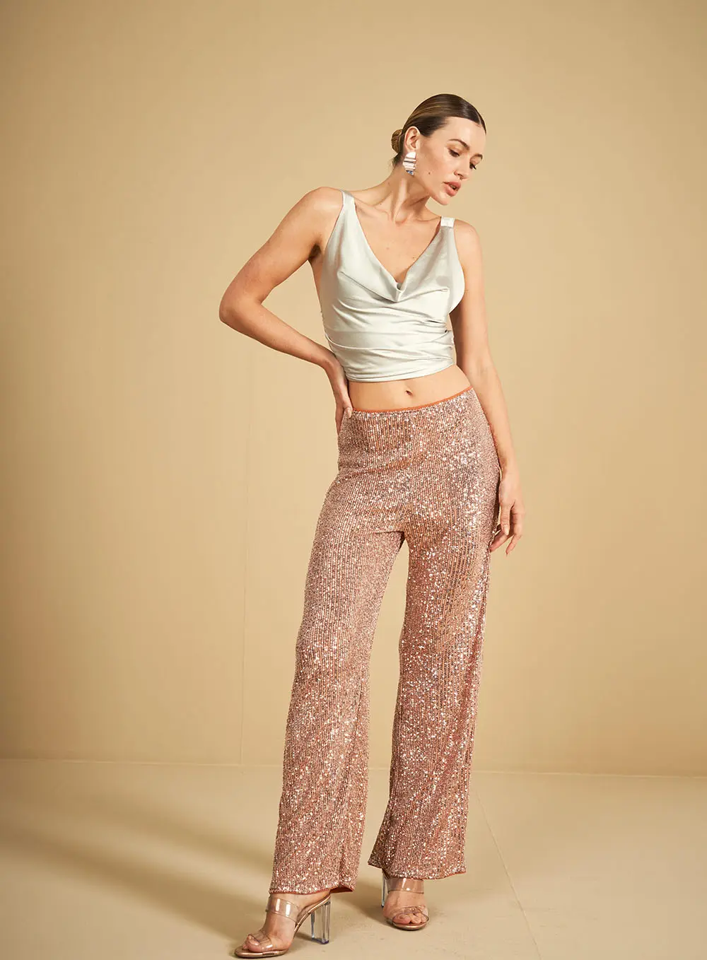 Calça Reta Em Paetê Marrom 4