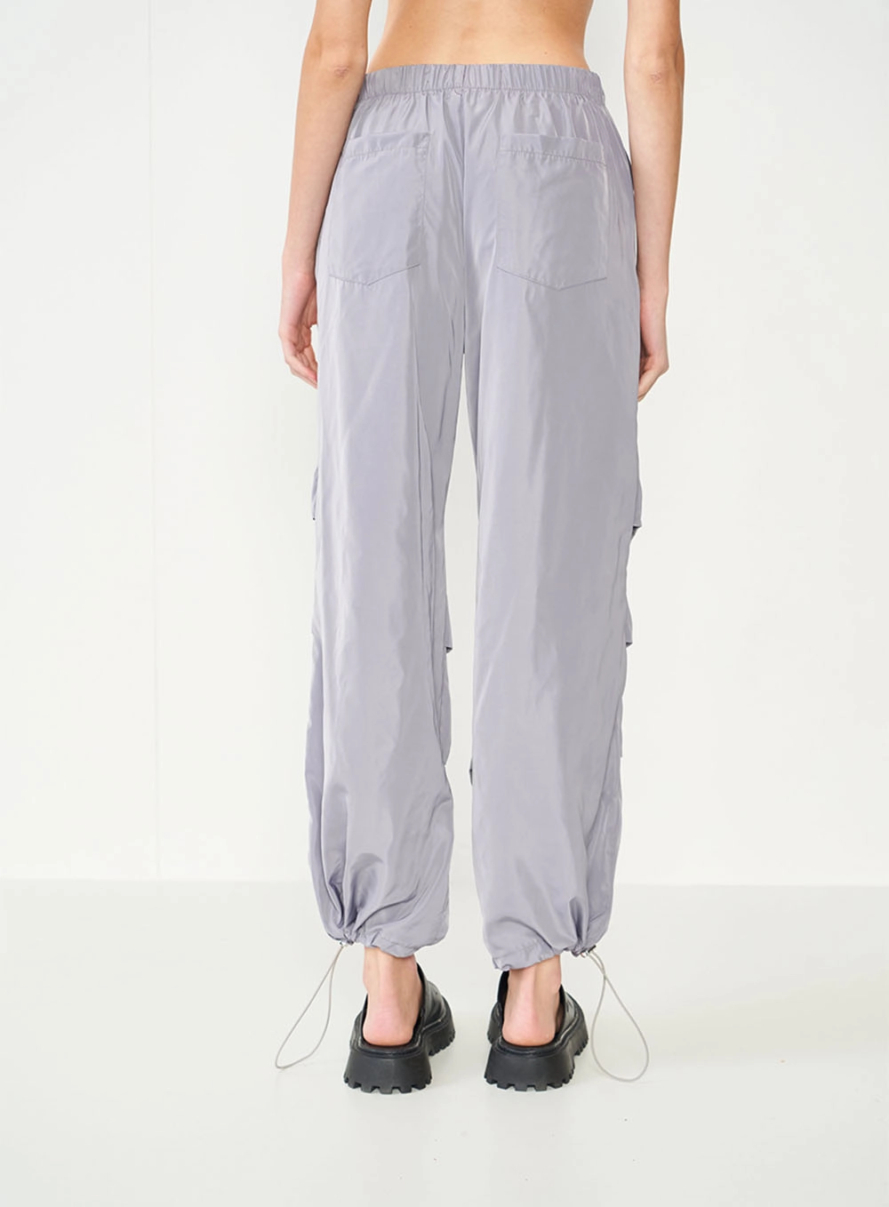 Calça Parachute Jade De Nylon Cinza