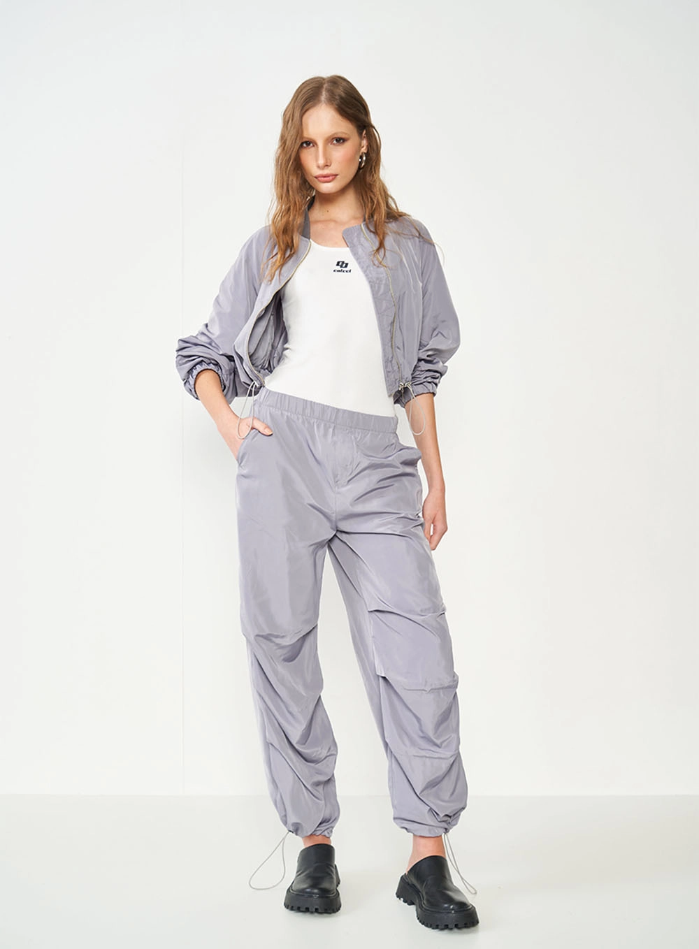 Calça Parachute Jade De Nylon Cinza