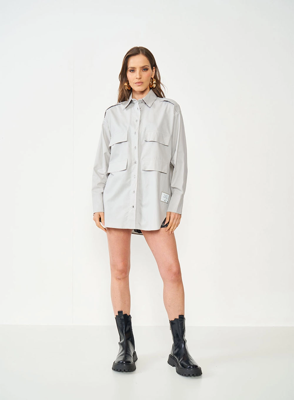 Camisa Alfaiataria Loose Com Lapelas Cinza
