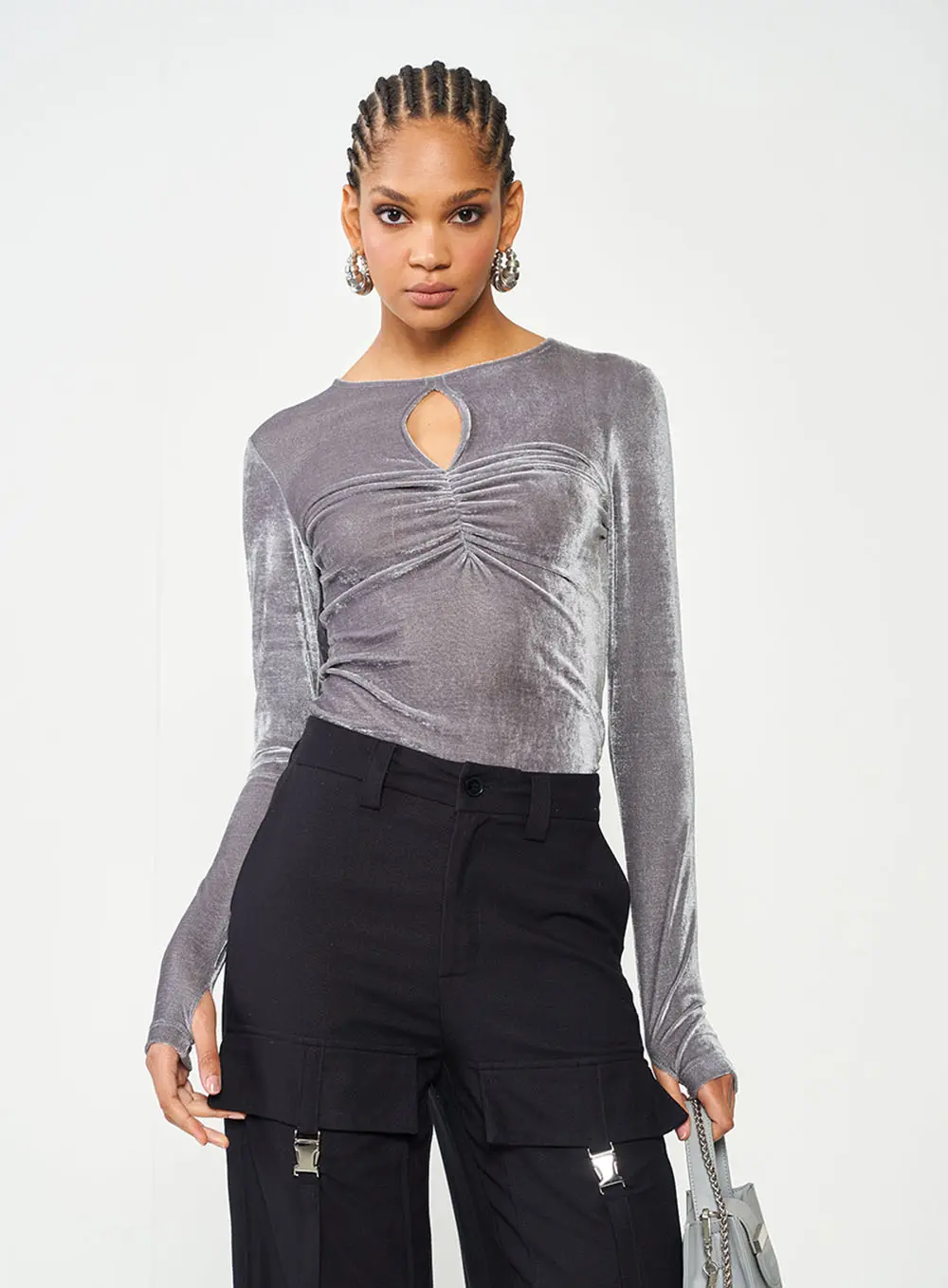 Blusa De Veludo Com Abertura Cinza