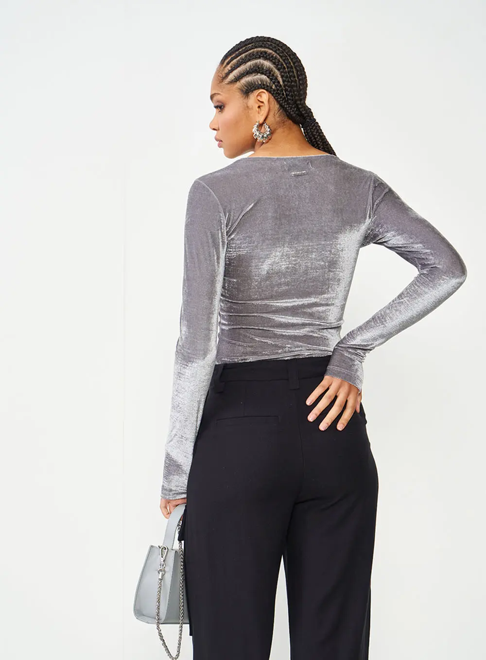 Blusa De Veludo Com Abertura Cinza