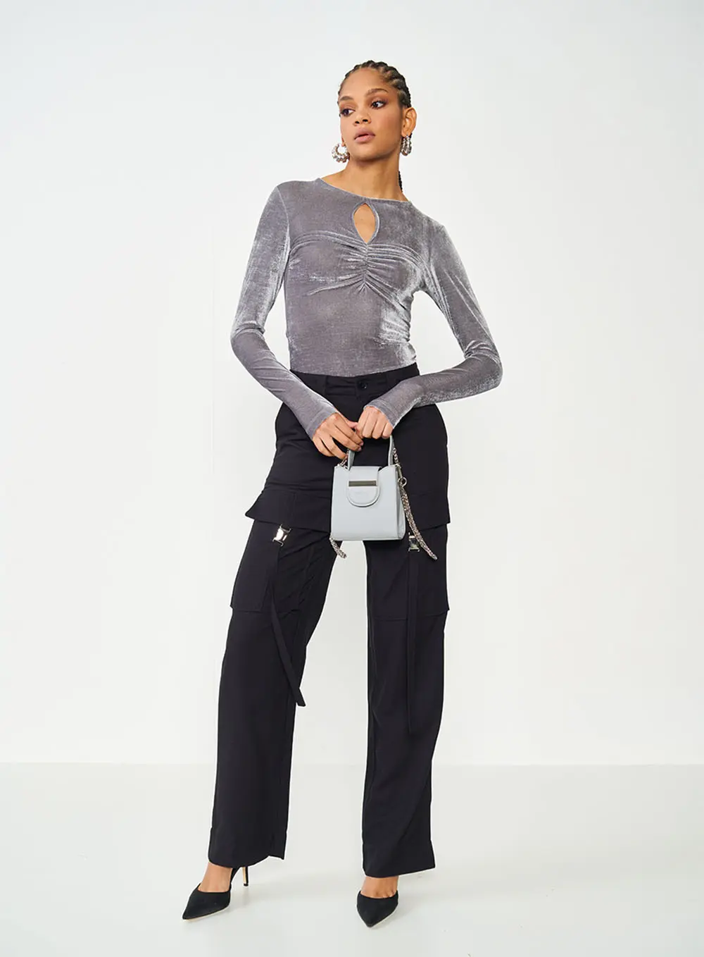 Blusa De Veludo Com Abertura Cinza