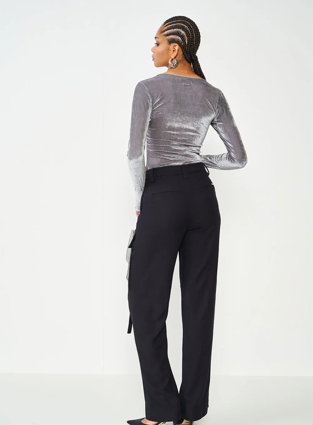 Blusa De Veludo Com Abertura Cinza