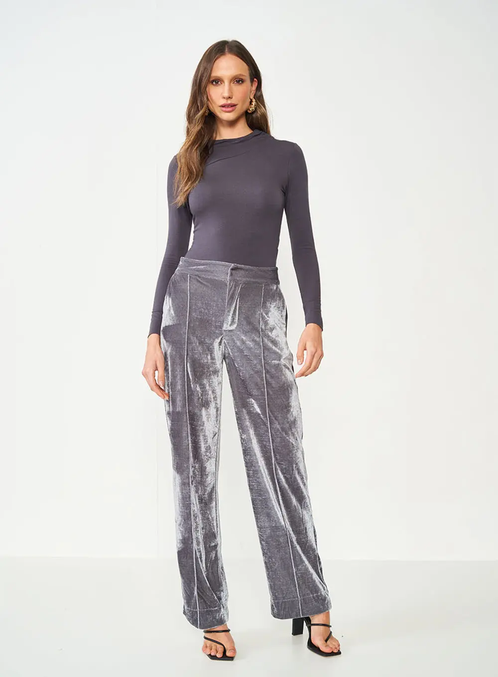 Blusa Slim Detalhe Gola CINZA