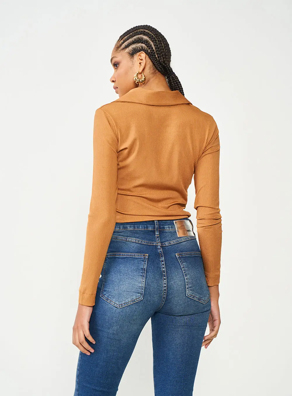 Blusa Slim Canelada Manga Longa Marrom Delle