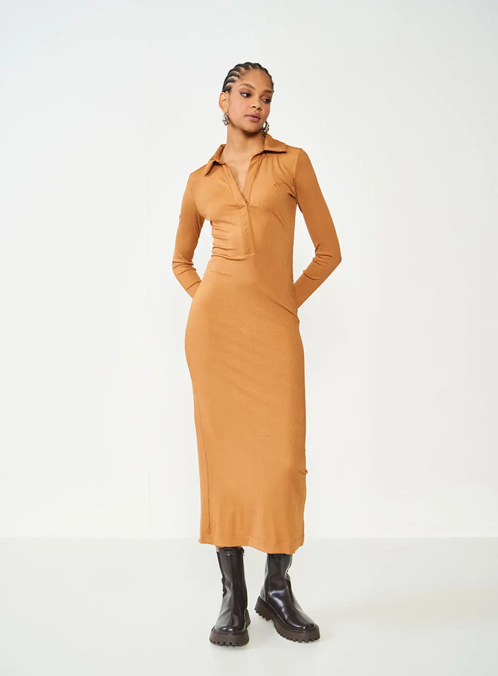 Vestido Marrom Slim Canelado Midi Marrom Delle