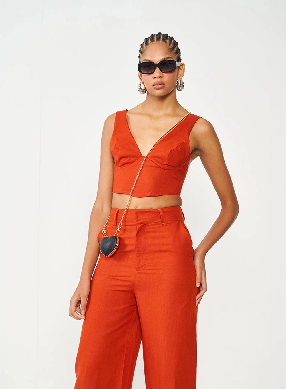 Top Cropped Laranja Decote V Em Linho Alças Finas Laranja