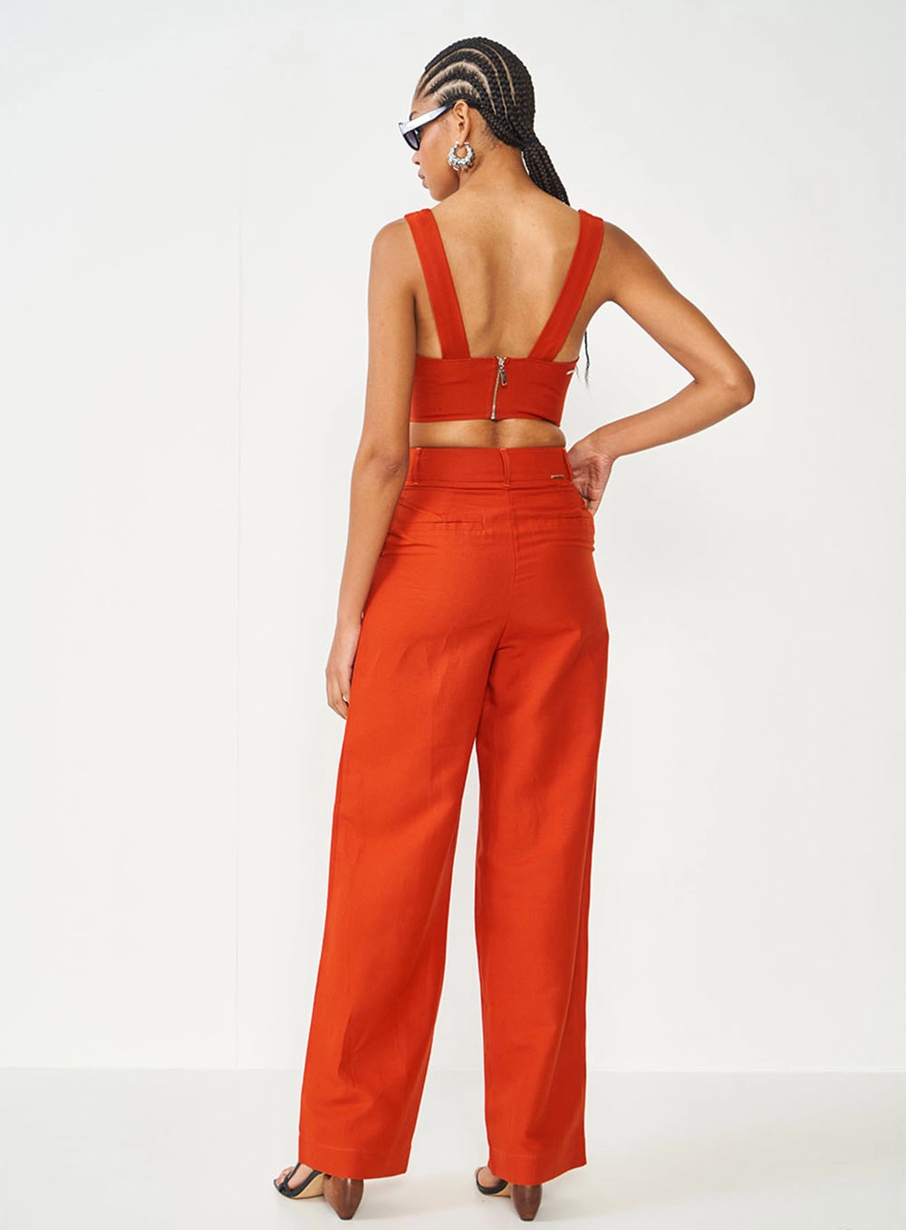 Top Cropped Laranja Decote V Em Linho Alças Finas Laranja