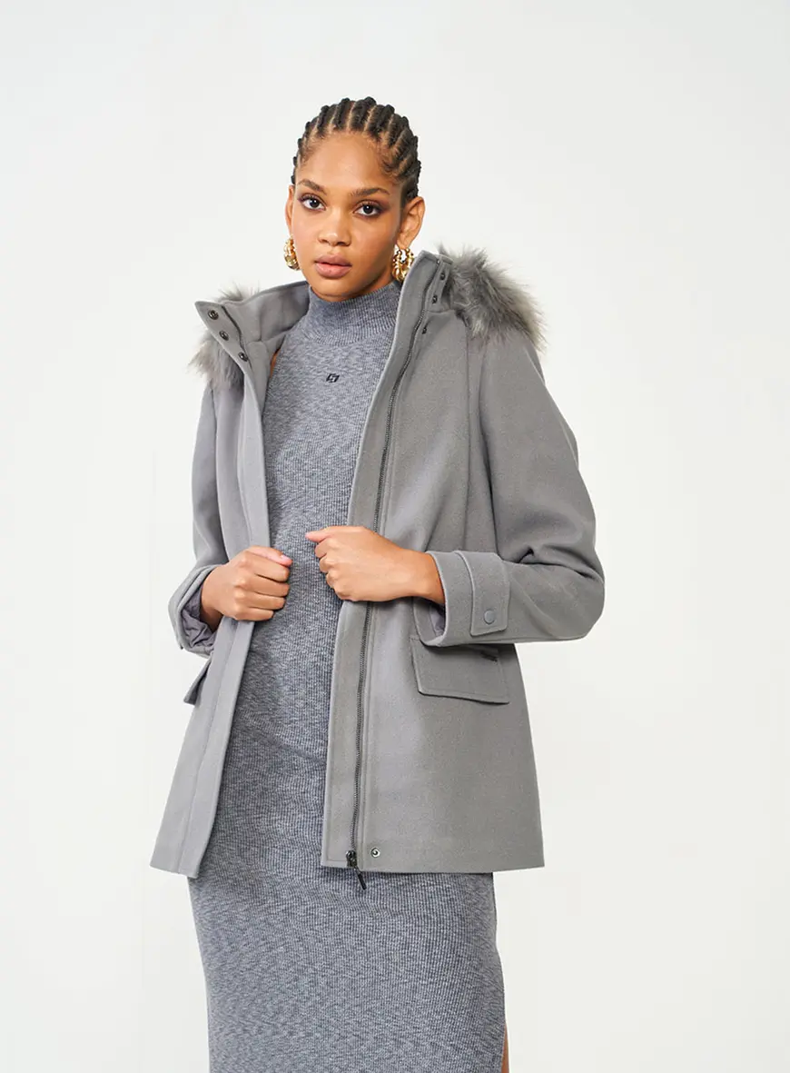 Casaco Loose Com Capuz Compre na COLCCI Colcci