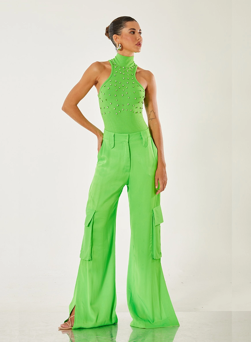 Calça Pantalona Com Bolsos Laterais Verde 1