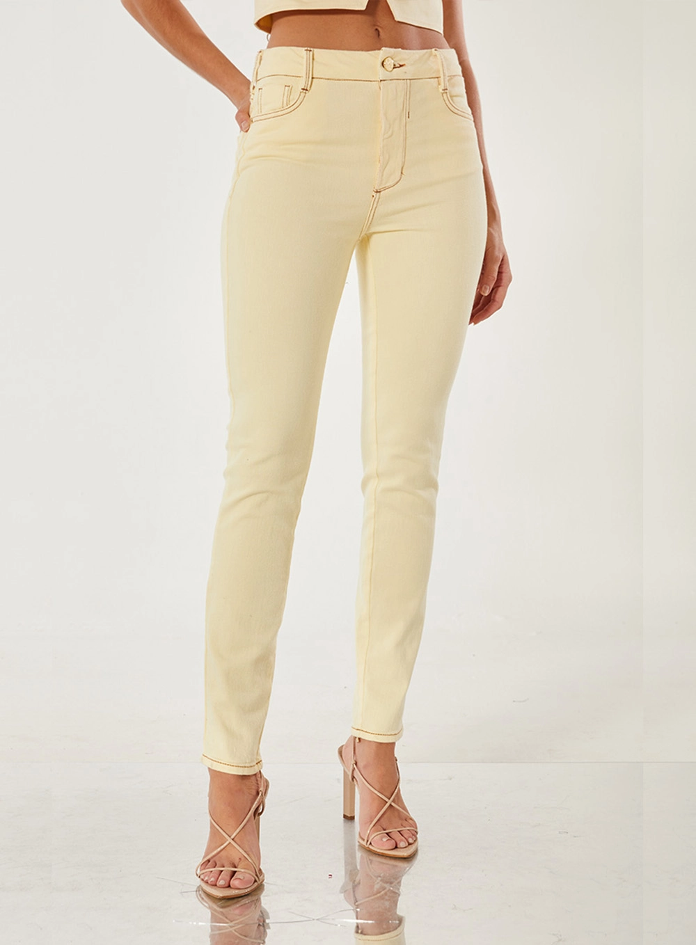 Calça Slim Em Sarja Amanda Amarelo 3