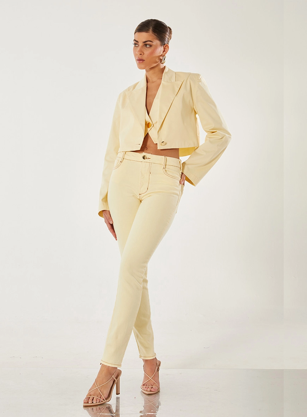 Calça Slim Em Sarja Amanda Amarelo 4